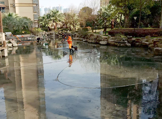 开鲁景观池淤泥清理